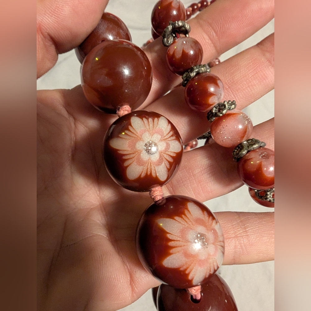 VTG BURGANDY LUCITE TIE NOT NECKLACE & BRACELET